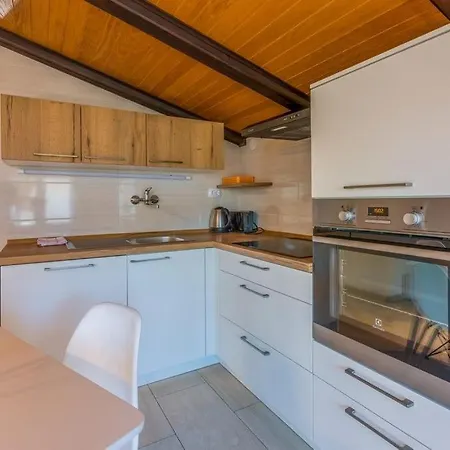In With Sea View, Terrace, Air Conditioning, W-lan 4626-3 Apartman Crikvenica